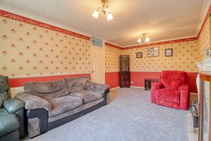 Lounge/Diner- click for photo gallery